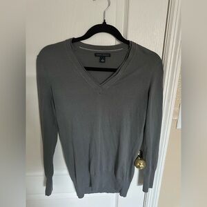 Banana Republic Gray Lightweight V-Neck Sweater Size Small